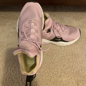 Nike Women’s Huarache shoes